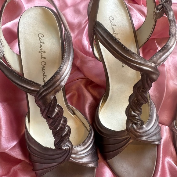 Dressy shoes -3 pairs size 7. Gold Bronze Silver - Picture 12 of 13